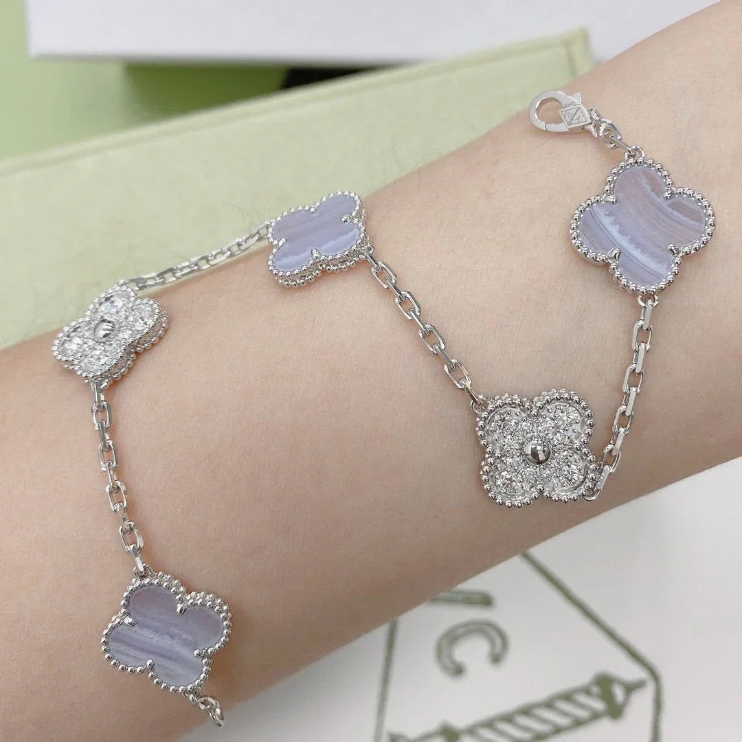 [Leaves]LUCKY CLOVER 5-MOTIF BRACELET - PURPLE CHALCEDONY COLLECTION