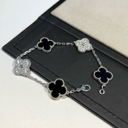[Leaves]LUCKY CLOVER 5-MOTIF BRACELET - BLACK OXNY COLLECTION