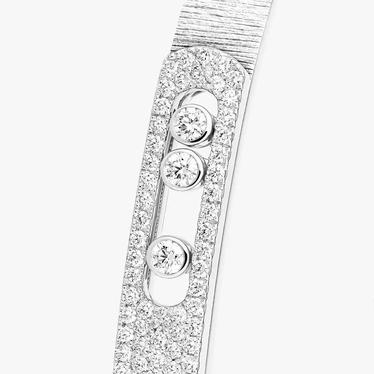 [Leaves]MOVE NOA CISELÉ HALF-PAVÉ DIAMOND BANGLE BRACELET