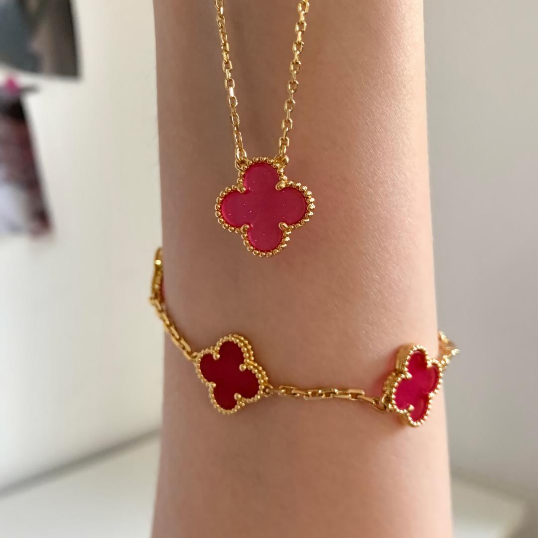 [Leaves] NEW CLOVER 15MM PINK ENAMEL NECKLACE