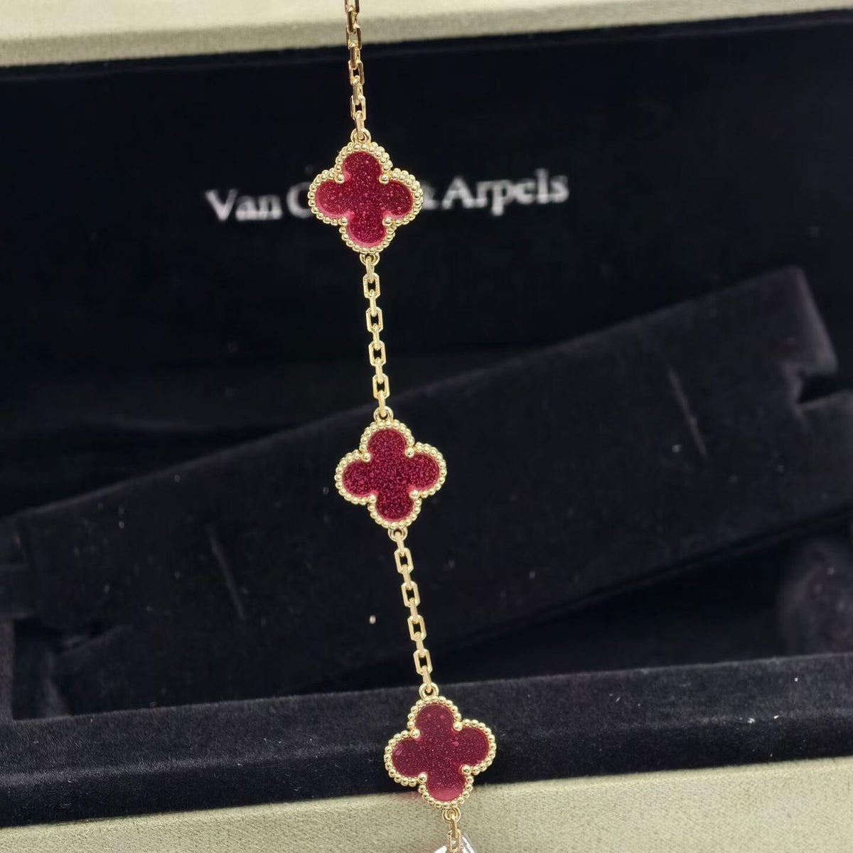 [Leaves]NEW CLOVER 5 MOTIFS PINK ENAMEL BRACELET