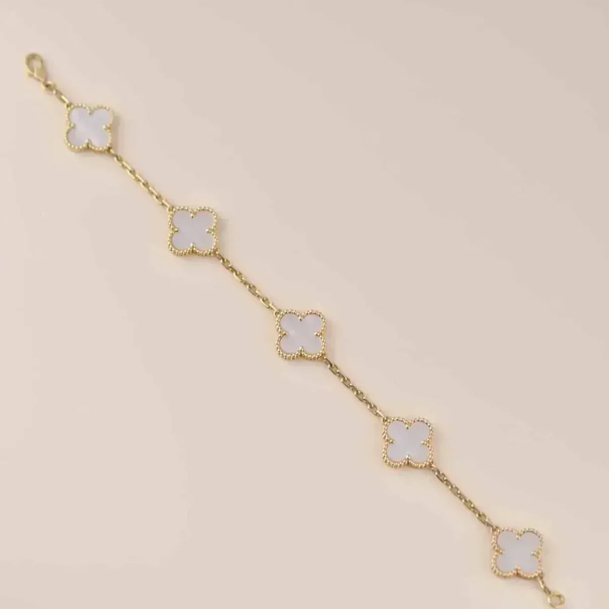 [Leaves]LUCKY CLOVER 5-MOTIF BRACELET - WHITE MOTHER-OF-PEARL COLLECTION