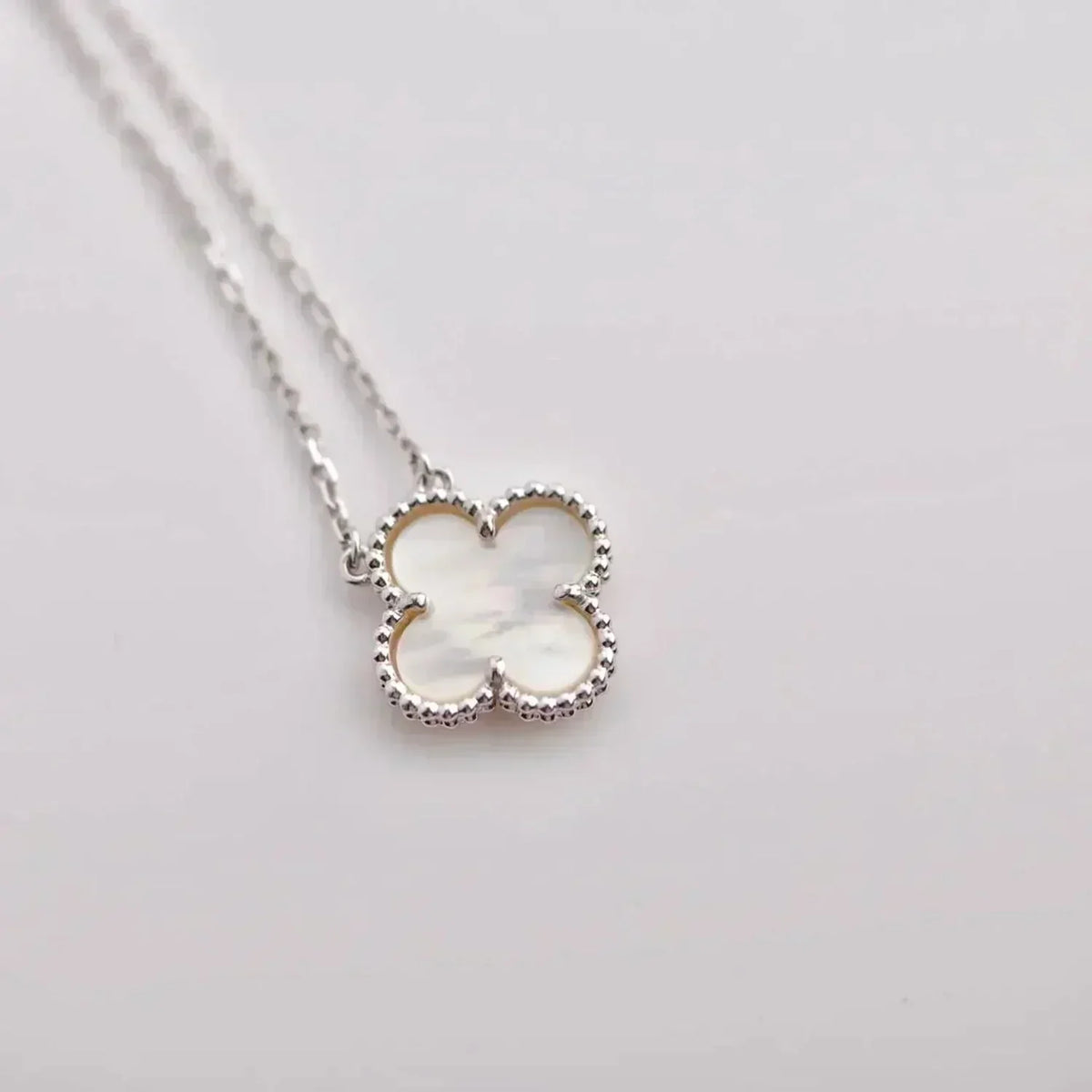 [Leaves]CLOVER  15MM WHITE MOTHER-OF-PEARL SILVER