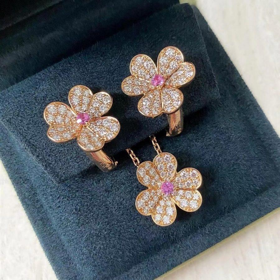 [Leaves]PAVÉ DIAMOND BUTTERFLY CHARM NECKLACE