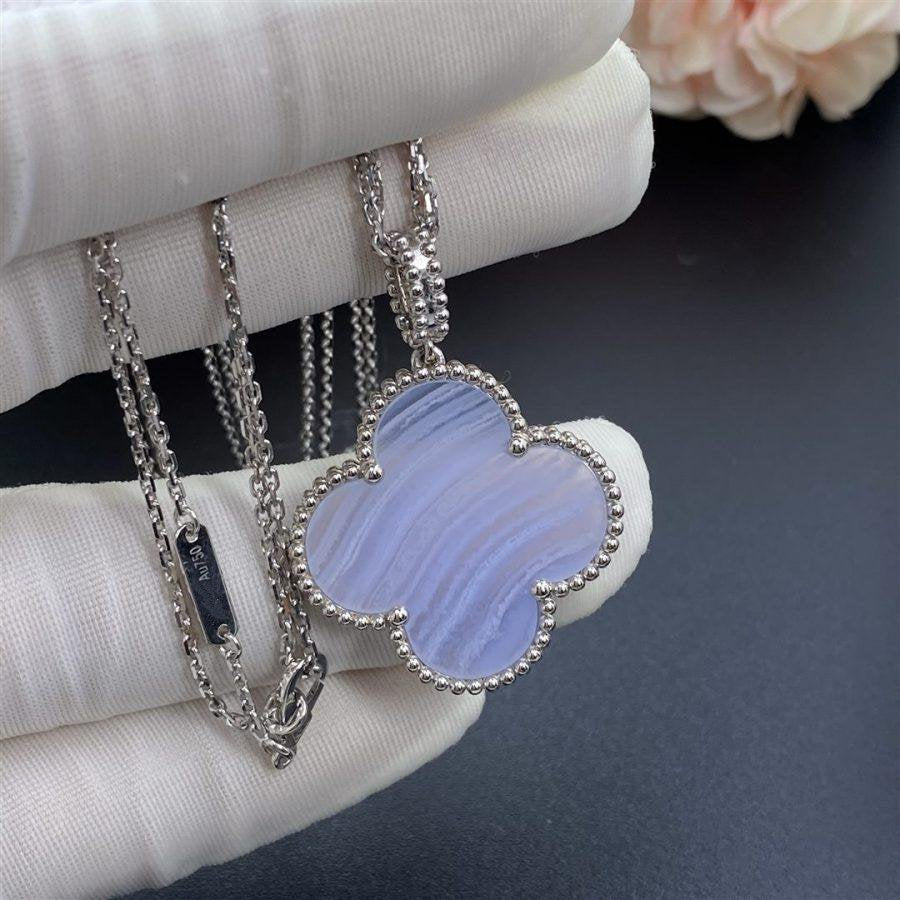 [Leaves]CLOVER SILVER CHALCEDONY BIG CLOVER NECKLACE