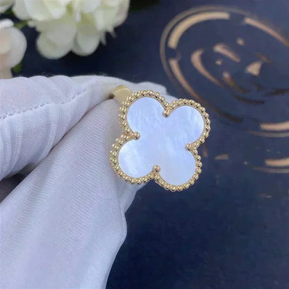[Leaves]CLOVER WHITE MOP RING