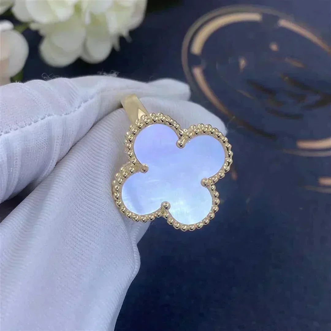 [Leaves]CLOVER WHITE MOP RING
