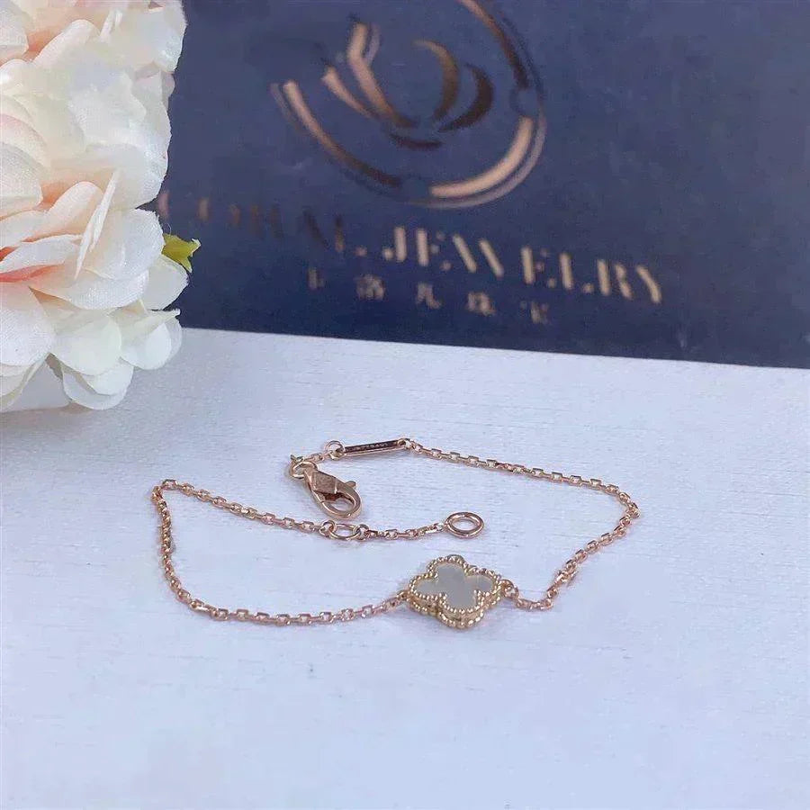 [Leaves]CLOVER WHITE MOP SINGLE FLOWER BRACELET