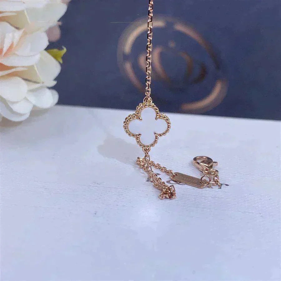 [Leaves]CLOVER WHITE MOP SINGLE FLOWER BRACELET