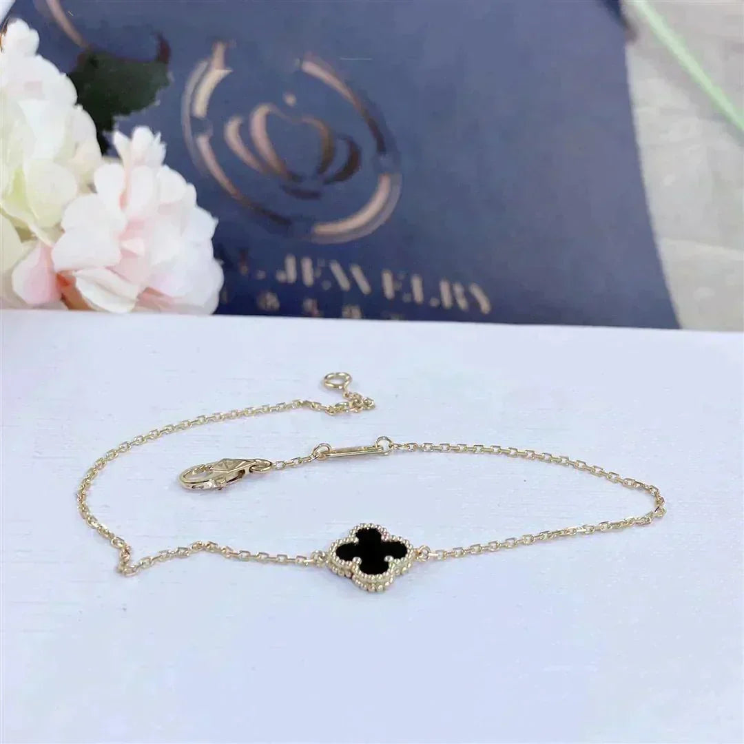 [Leaves]CLOVER ONYX SINGLE FLOWER BRACELET