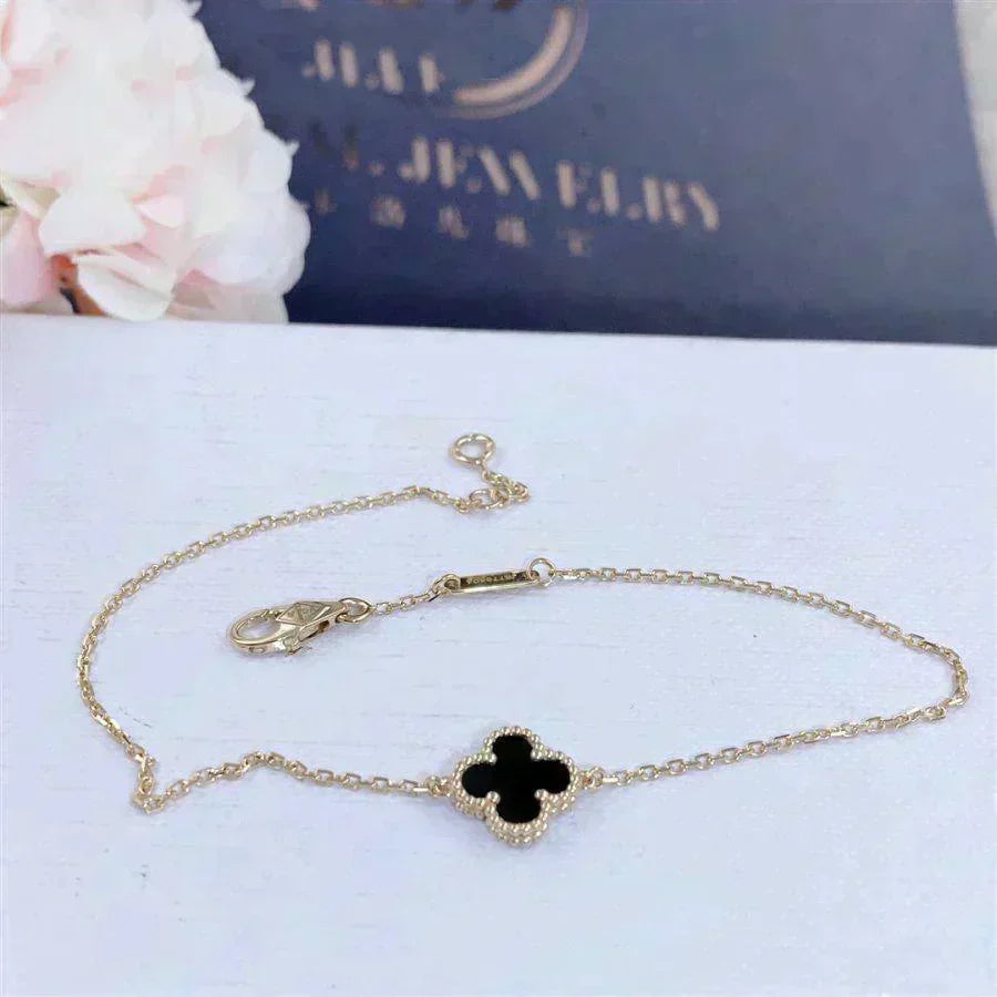 [Leaves]CLOVER ONYX SINGLE FLOWER BRACELET