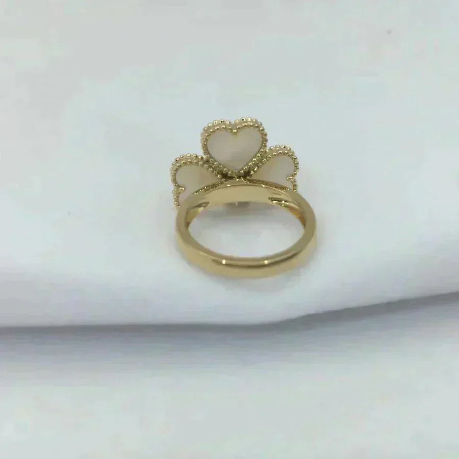 [Leaves]SWEET CLOVER WHITE MOP RING
