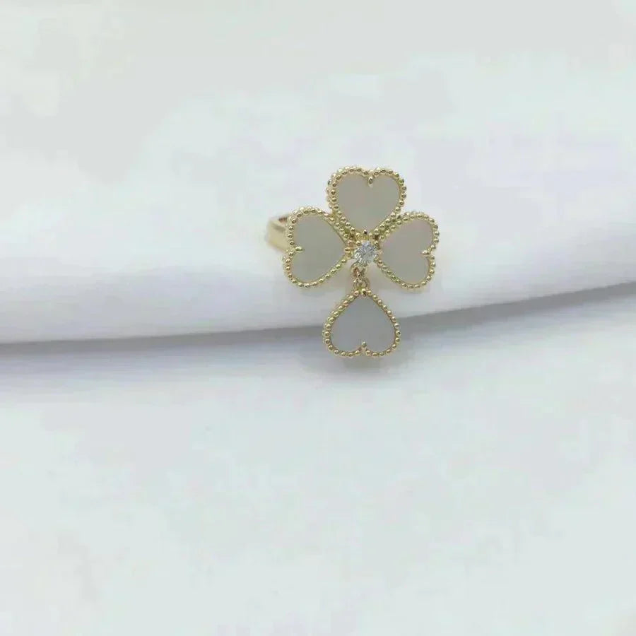 [Leaves]SWEET CLOVER WHITE MOP RING