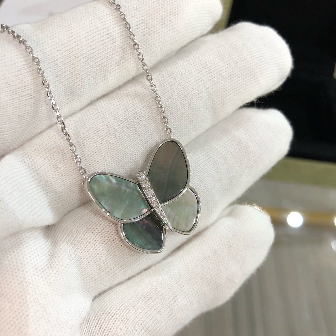 [Leaves]LARGE BUTTERFLY SILVER PENDANT DIAMOND NECKLACE