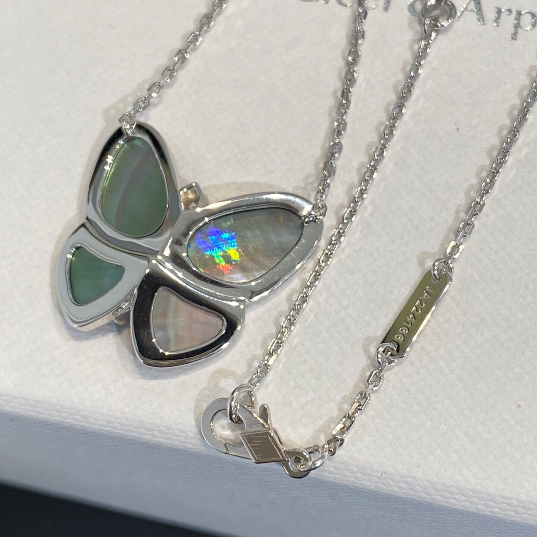 [Leaves]LARGE BUTTERFLY SILVER PENDANT DIAMOND NECKLACE