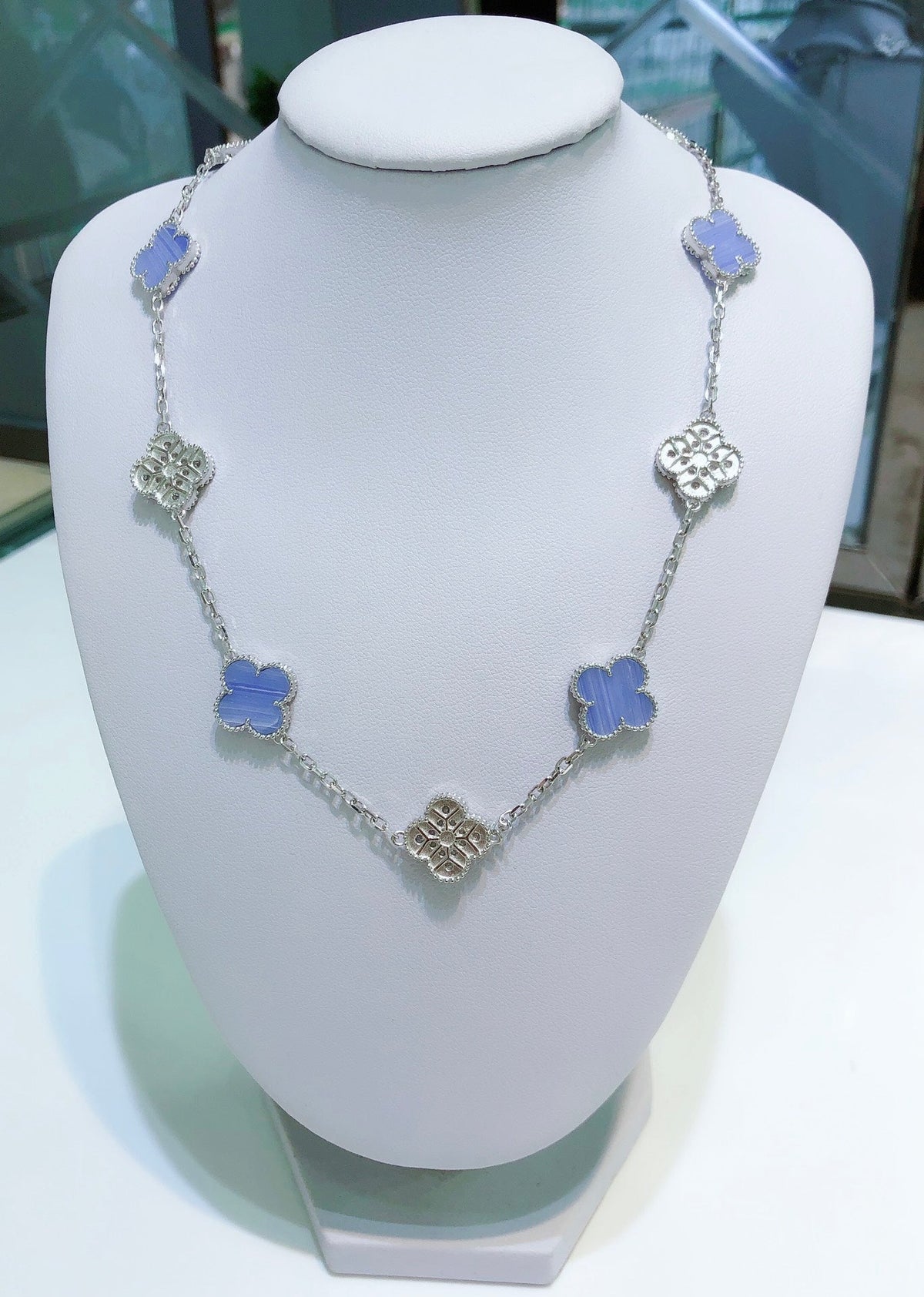 [Leaves]CLOVER 10 MOTIFS CHALCEDONY DIAMONDS SILVER NECKLACE