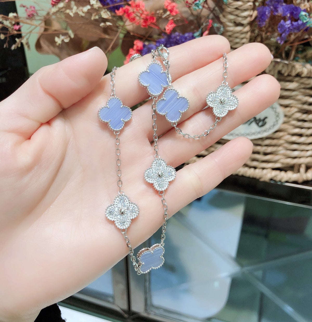 [Leaves]CLOVER 10 MOTIFS CHALCEDONY DIAMONDS SILVER NECKLACE