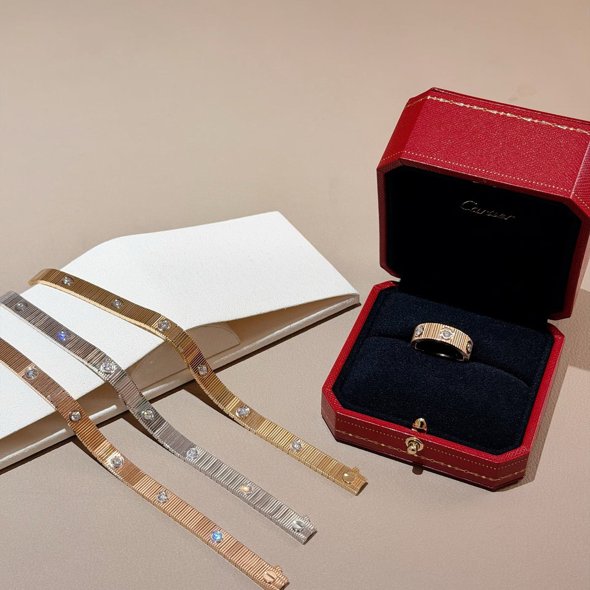 [Leaves]LOVE UNLIMITED BRACELET, DIAMONDS