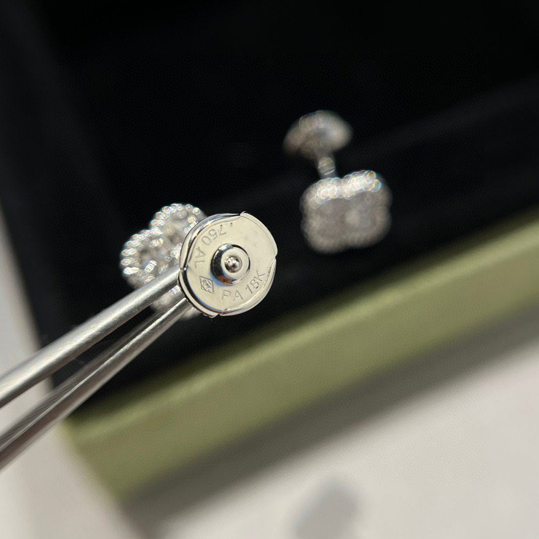 [Leaves]CLOVER MINI DIAMOND STUD EARRINGS