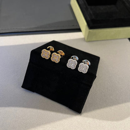 [Leaves]CLOVER MINI DIAMOND STUD EARRINGS