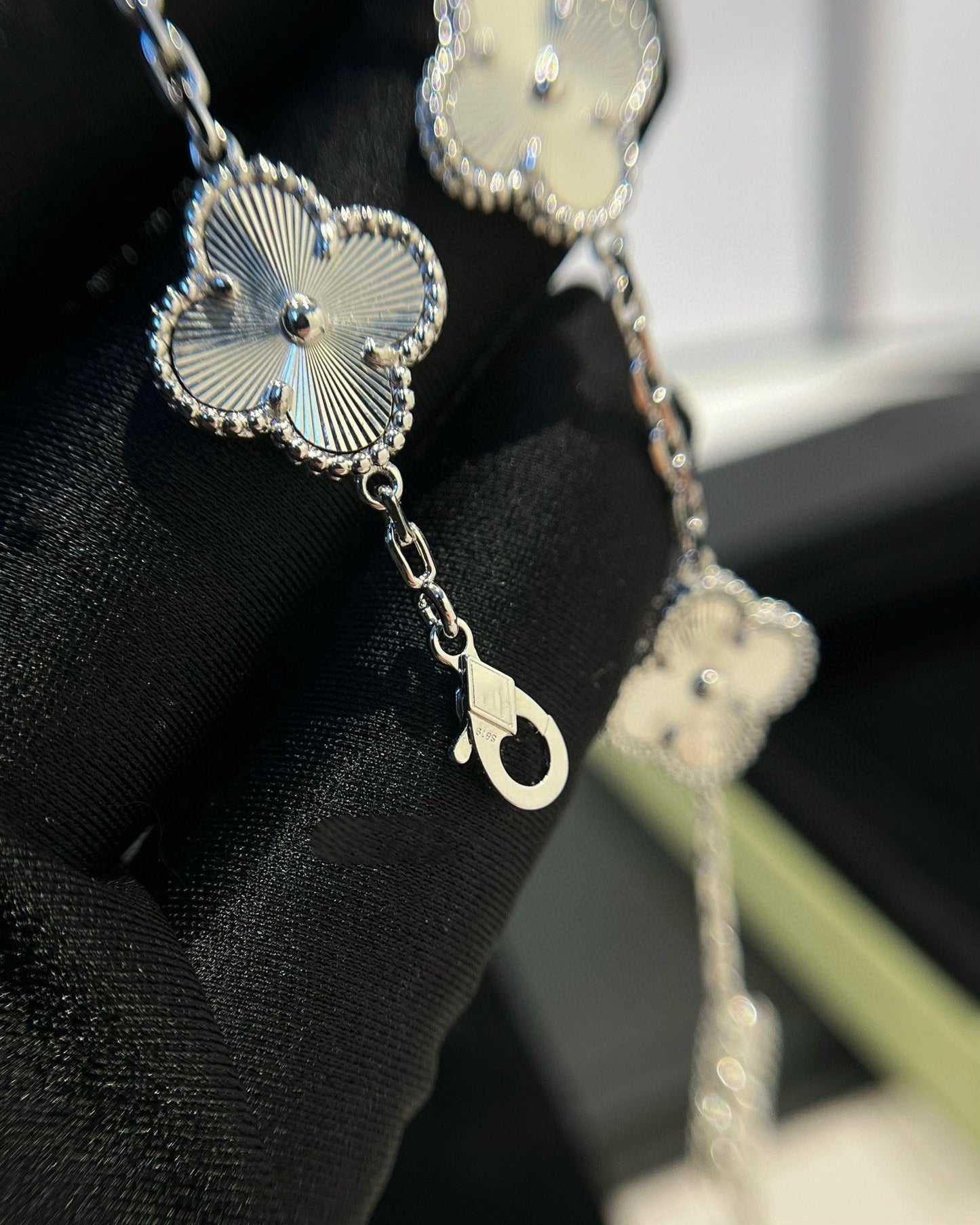 [Leaves]LUCKY CLOVER 5-MOTIF BRACELET - LASER COLLECTION