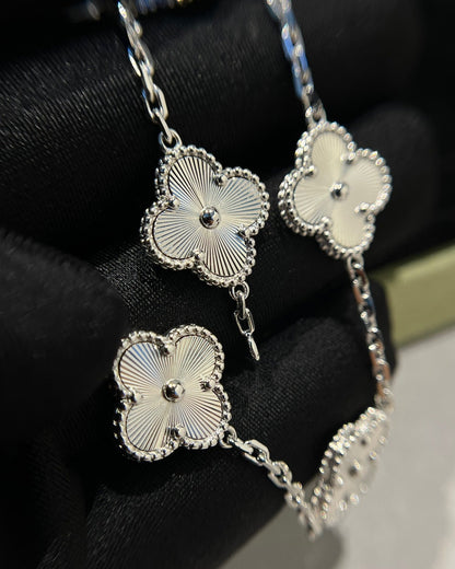 [Leaves]LUCKY CLOVER 5-MOTIF BRACELET - LASER COLLECTION